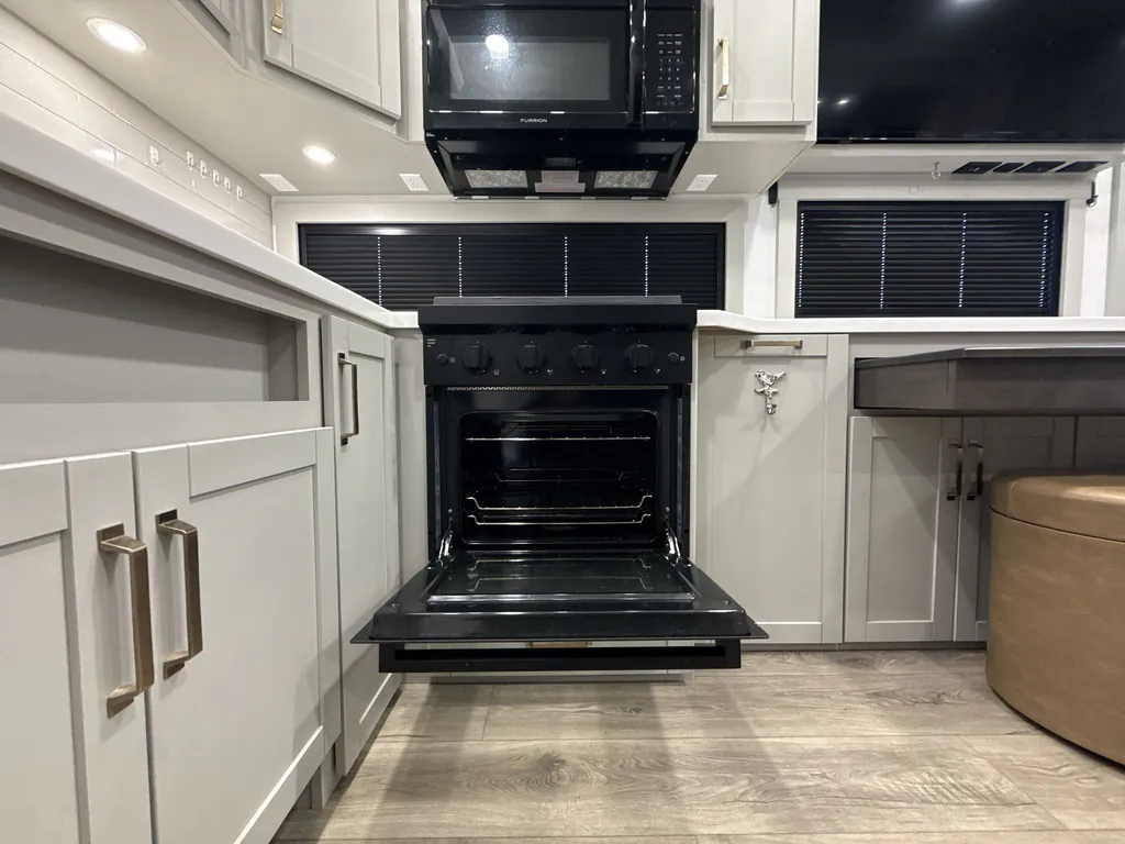 2025 Brinkley Model Z 2670, Photos photo 9