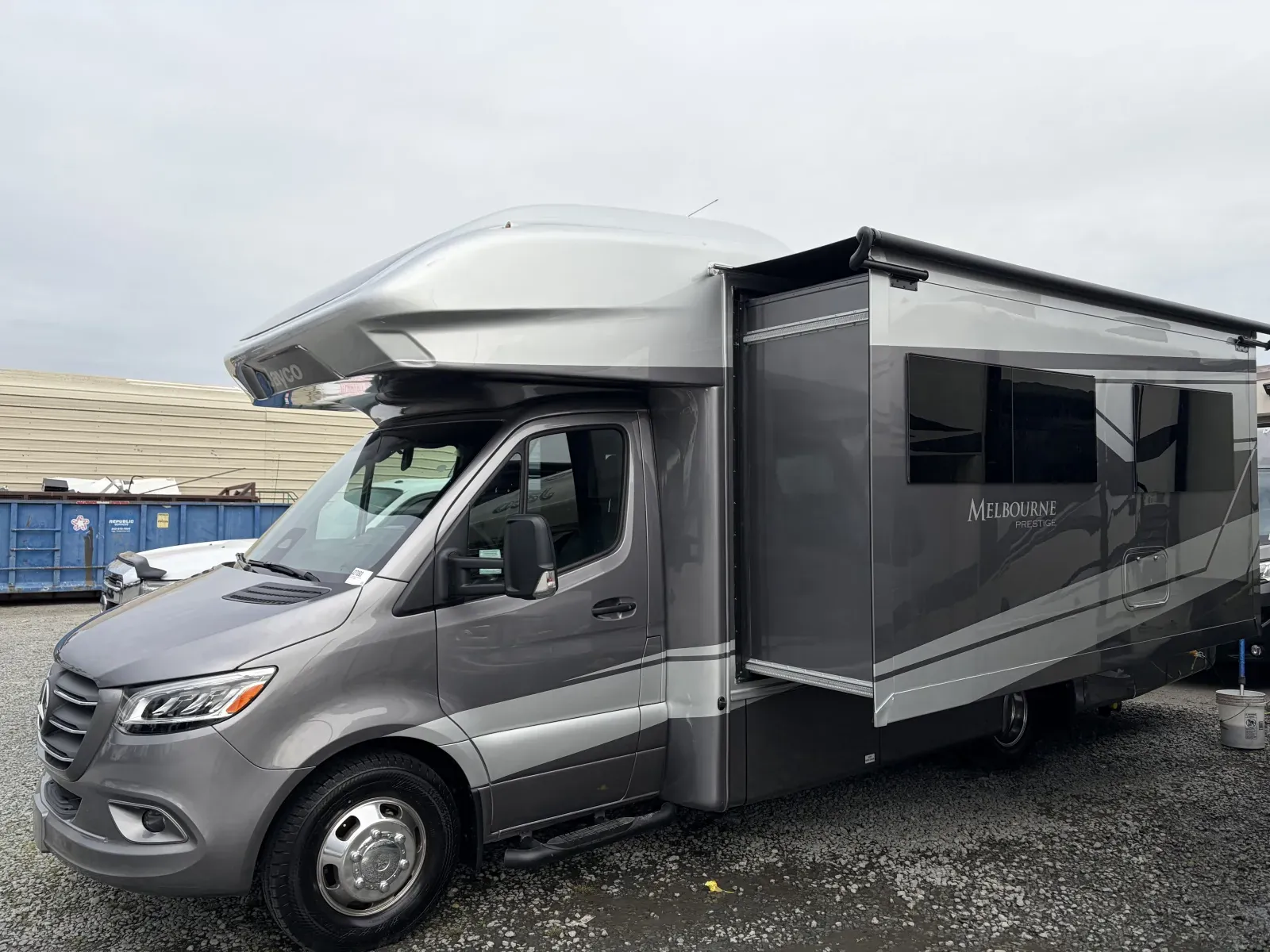 2027 Jayco Melbourne Prestige 25RP - Photo 2