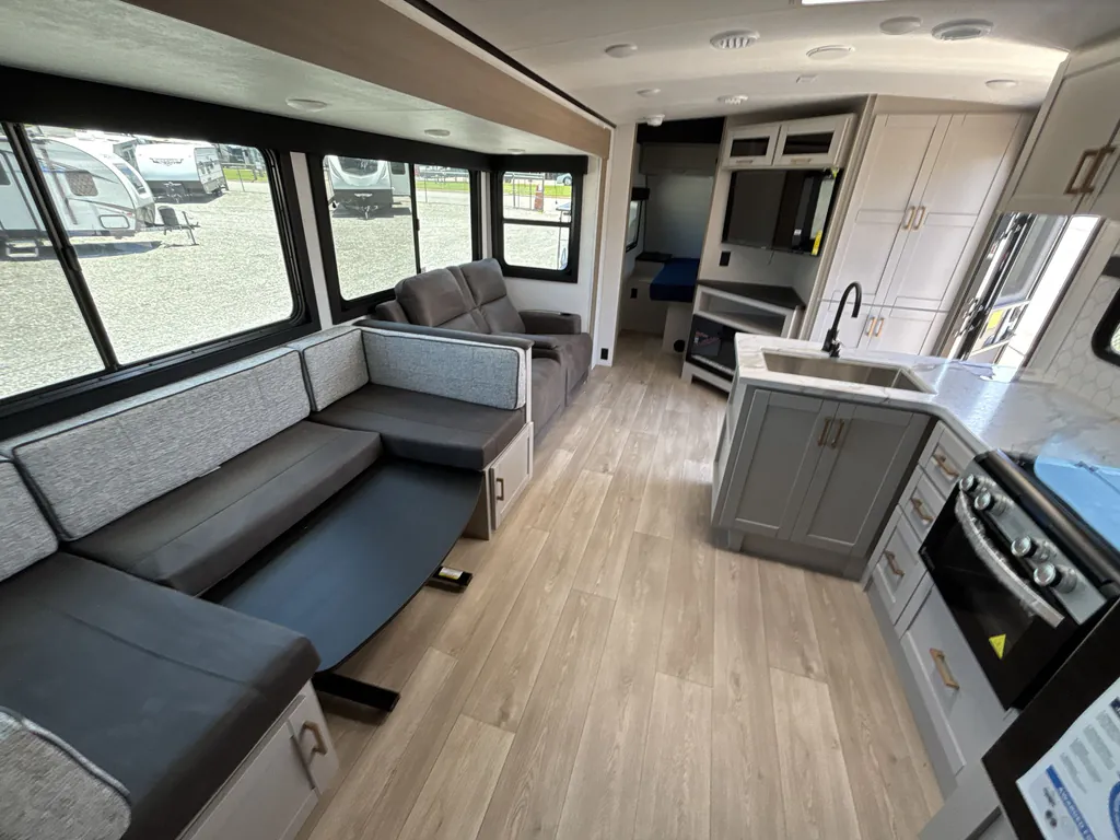2027 Jayco Jay Feather 29BHB, Photos photo 3