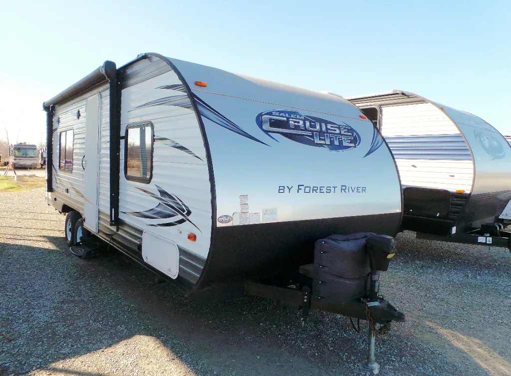 2017 Forest River Salem Cruise Lite 241QBXL