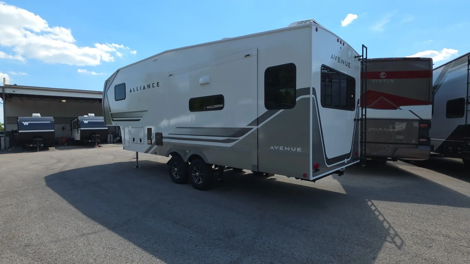 2027 Alliance RV Avenue All-Access 25RL - Photo 3