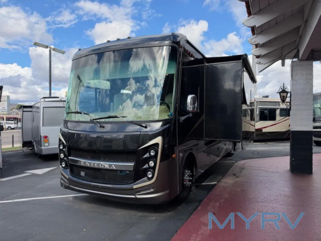 2019 Entegra Coach Emblem 36U, Photos photo 5