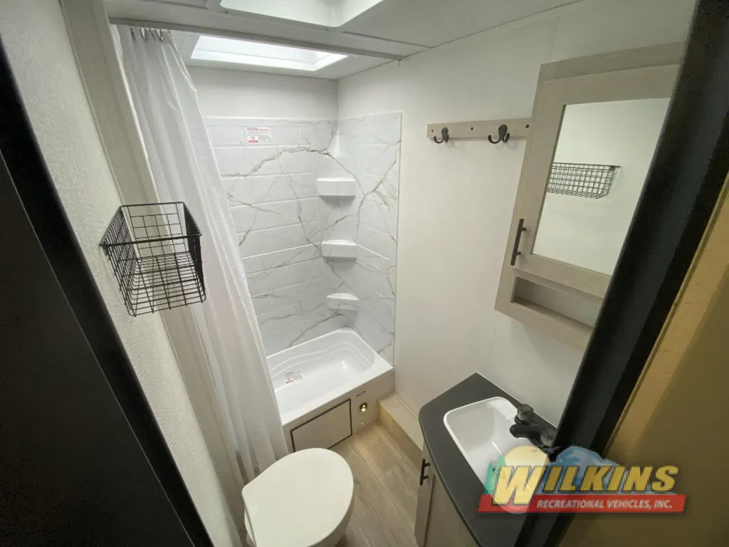 2026 Shasta RVs i-5 Edition 527BHS, Photos photo 23