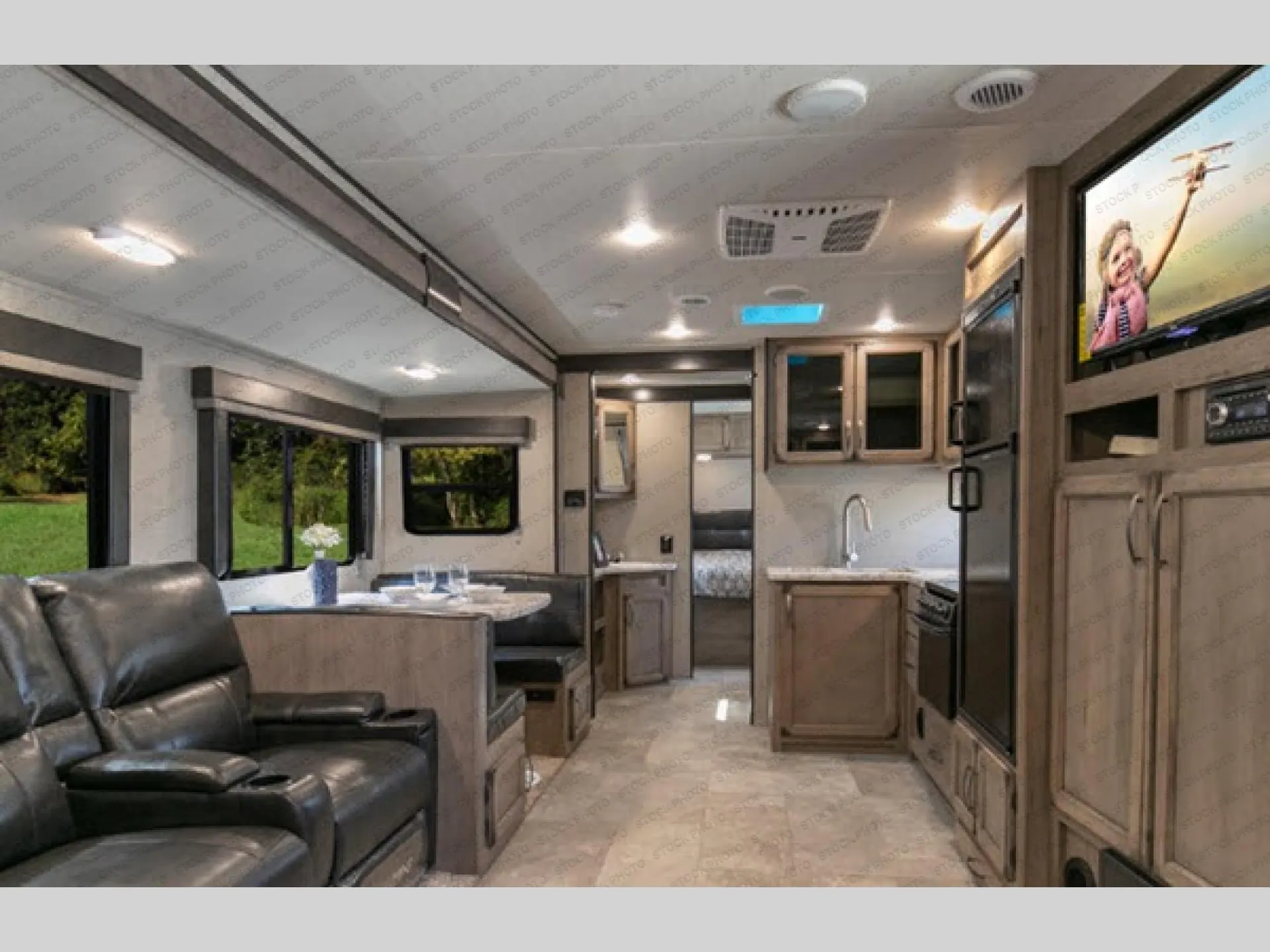 2019 Grand Design Transcend 26RLS - Photo 2