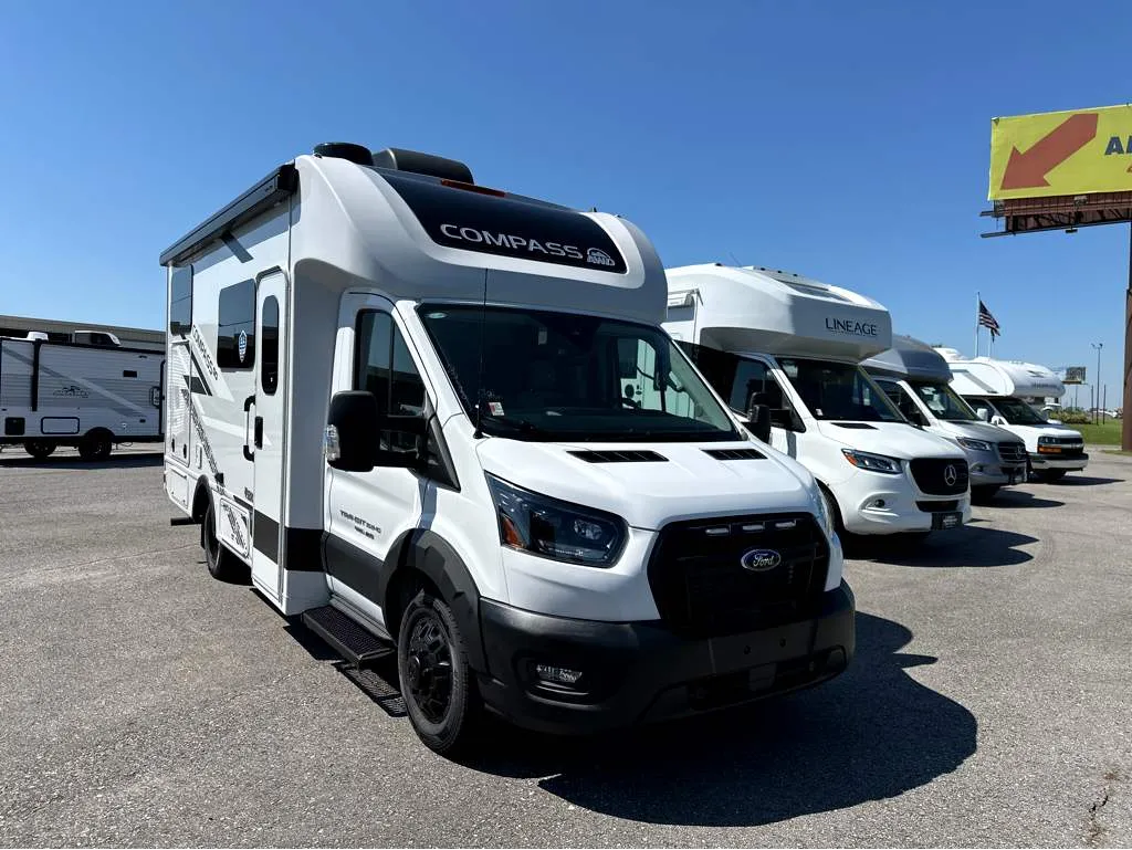 2026 Thor Motor Coach Compass 22MT - Photo 2