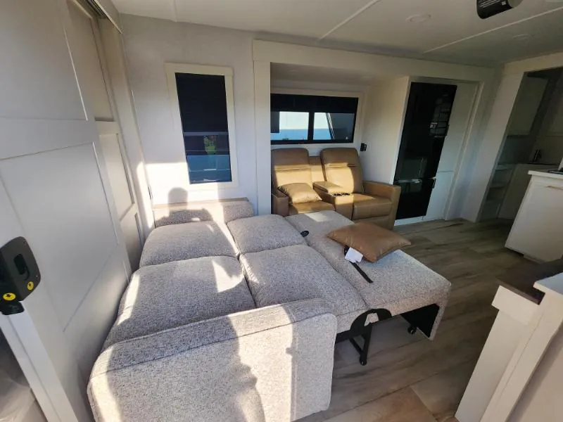 2026 Brinkley Model I 294, Photos photo 11