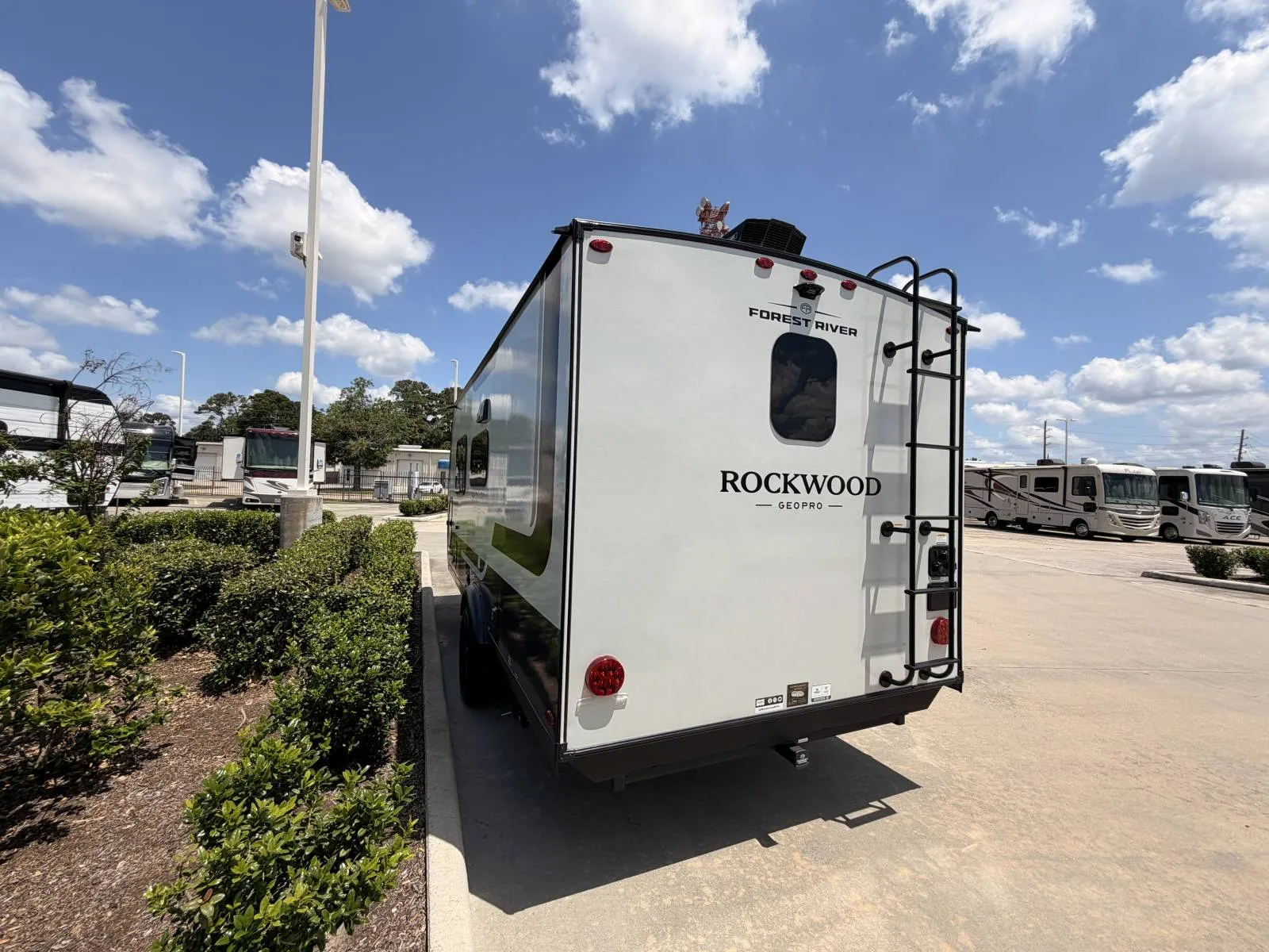 2027 Forest River ROCKWOOD GEO-PRO 19FDT - Photo 3
