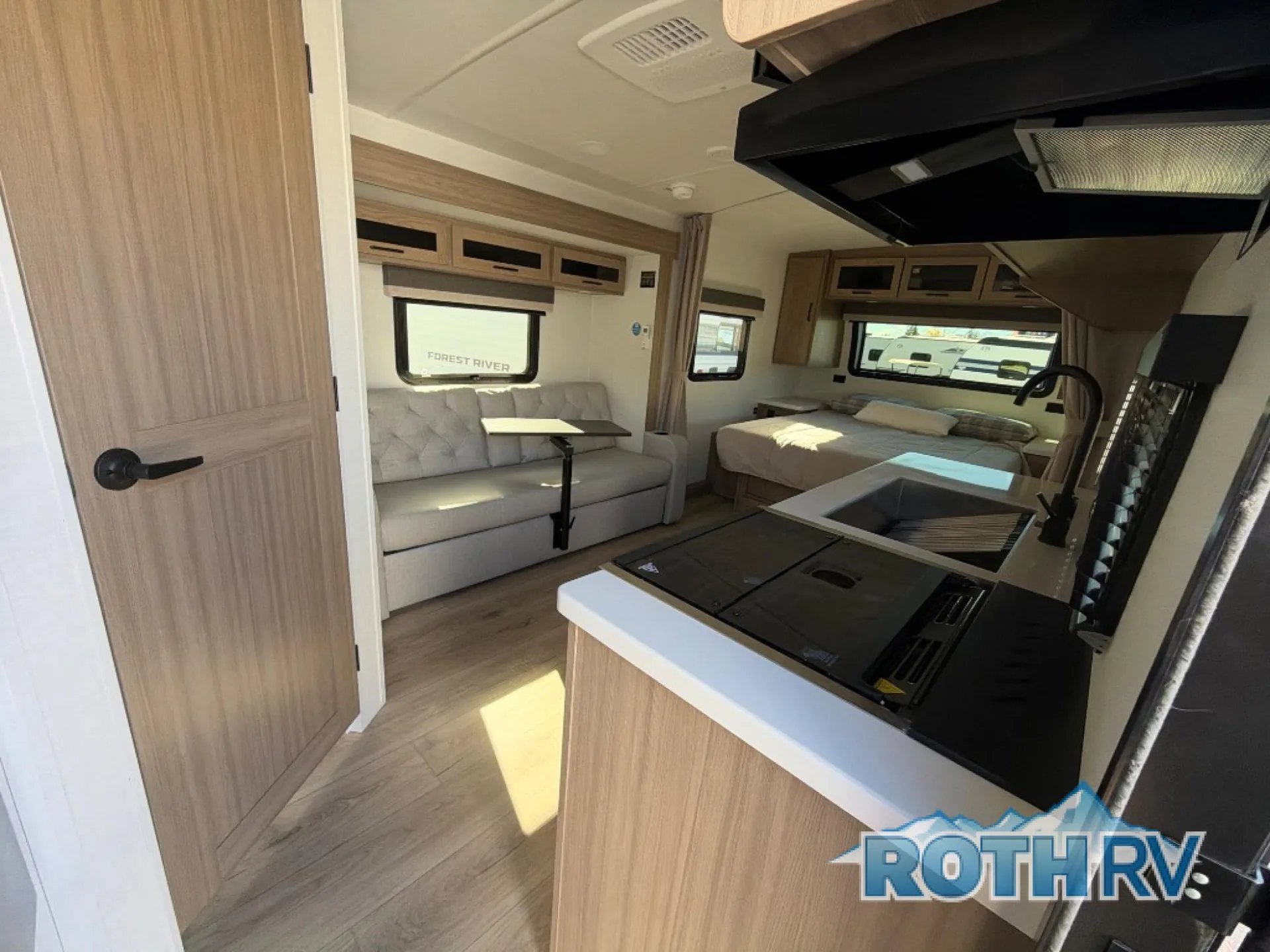 2027 Forest River Rockwood Mini Lite 2109S — Photo 7