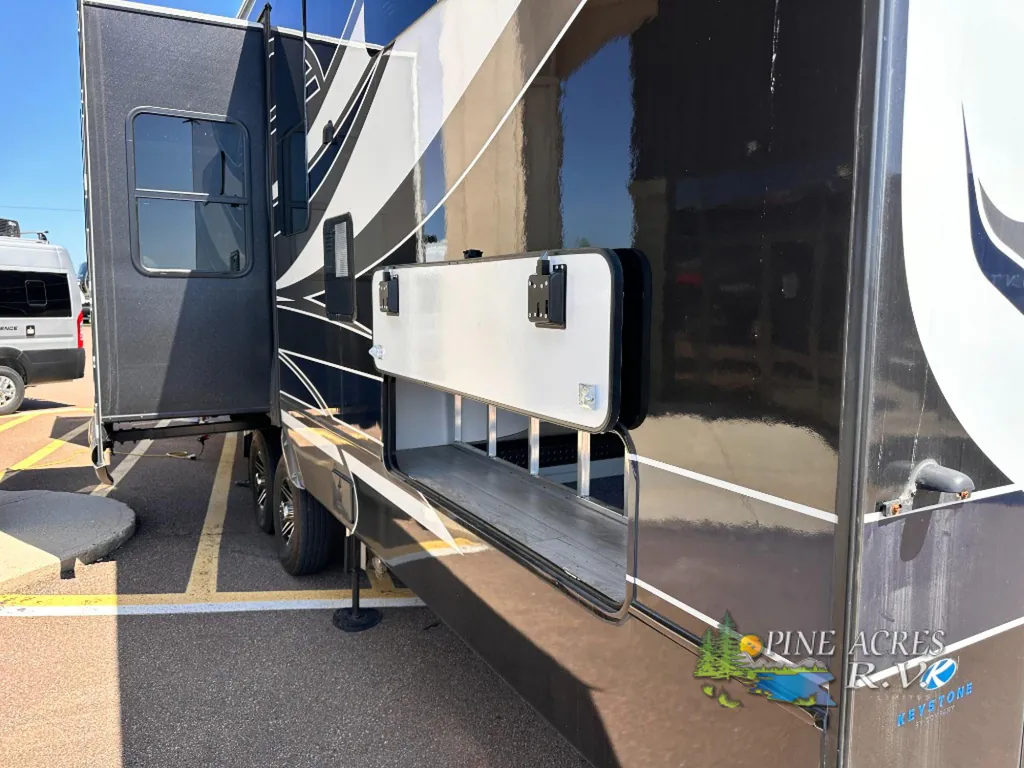 2024 Keystone Montana 3901RK, Photos photo 8