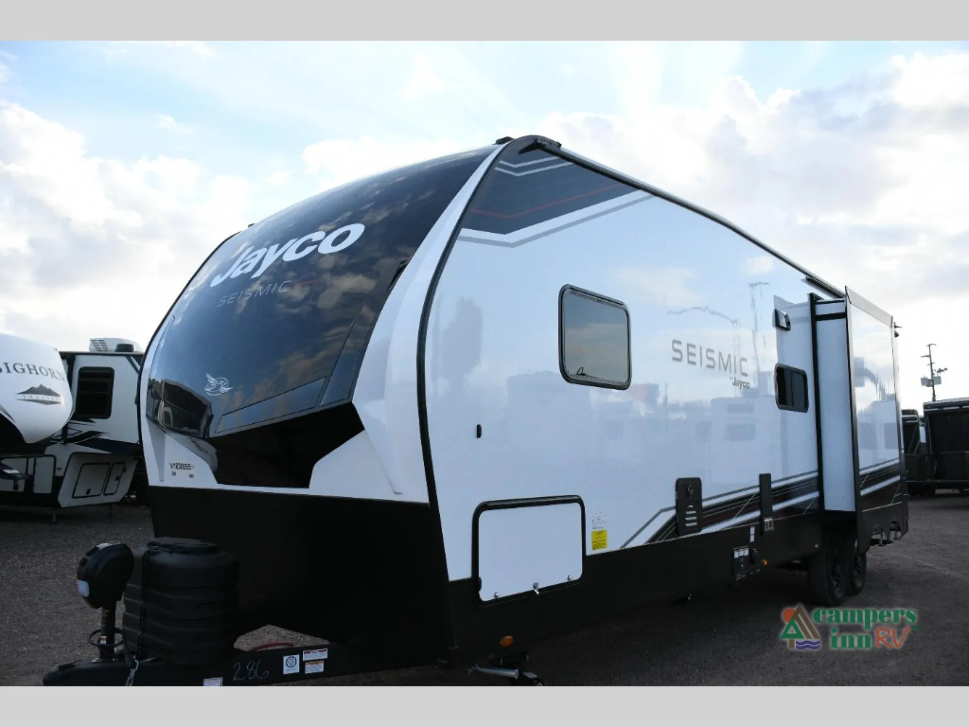 2027 Jayco Seismic 286 - Photo 3