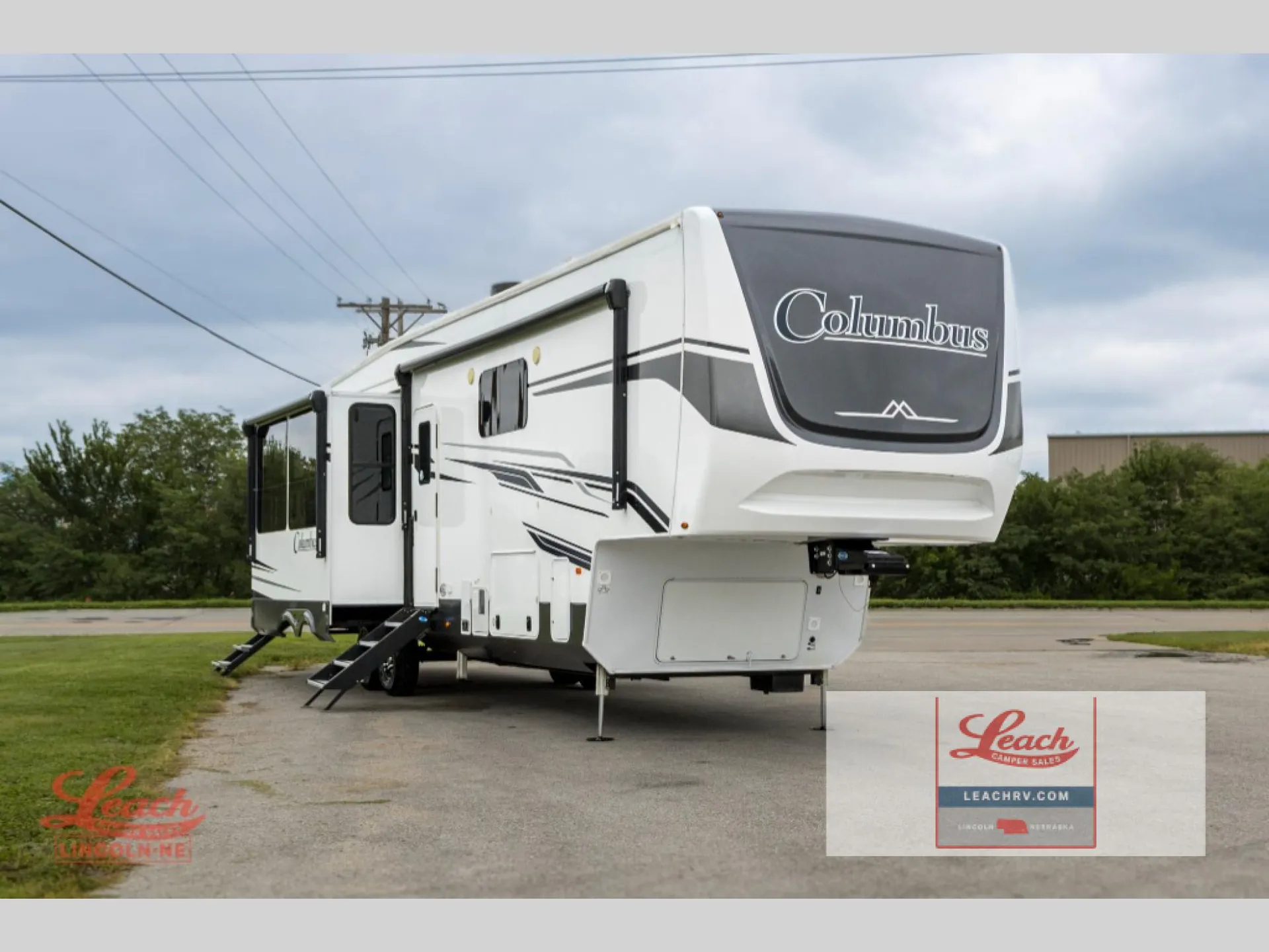 2024 Palomino Columbus 384RK dealer photo 1 from Leach Camper Sales