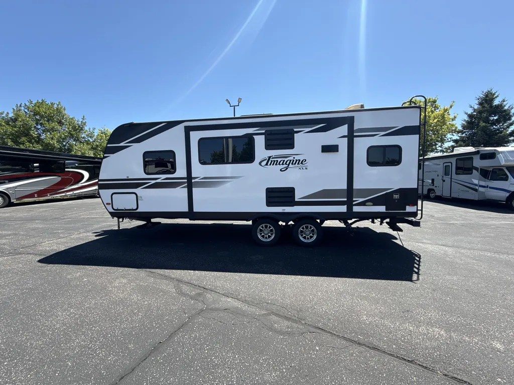 2021 Grand Design Imagine XLS 22MLE, Photos photo 6