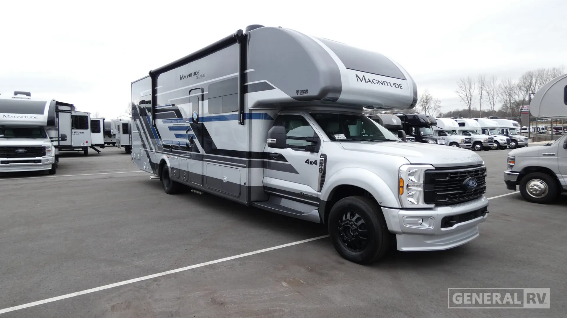 2026 Thor Motor Coach Magnitude Grand L35 - Photo 2