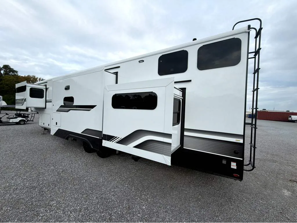 2027 Jayco North Point 375TBDB - Photo 4