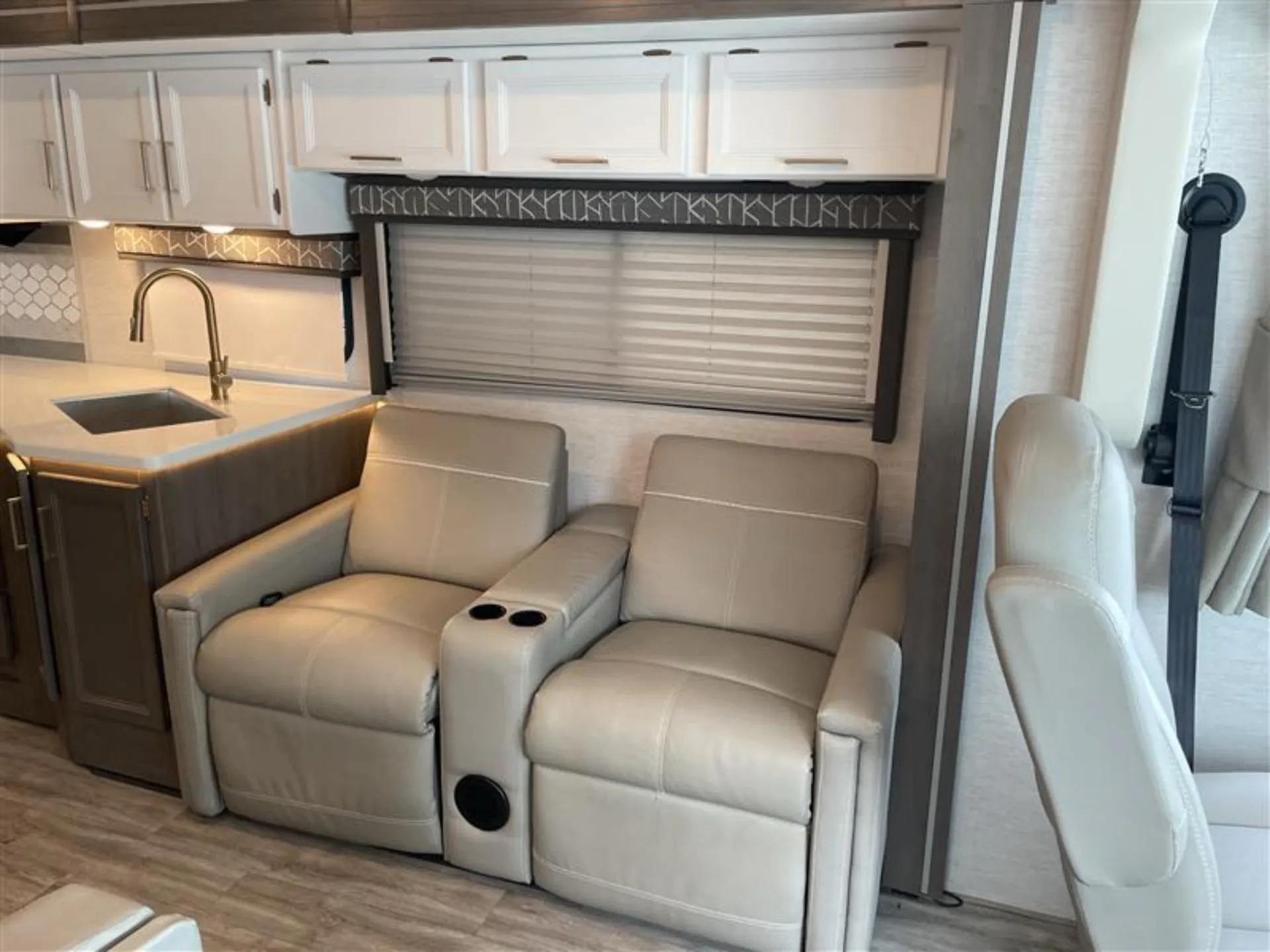 2024 Thor Motor Coach A.C.E 29D - Photo 4