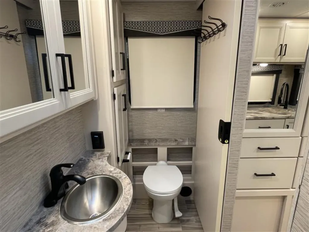 2021 Thor Motor Coach Axis 24.3, Photos photo 14