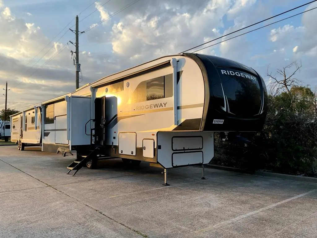 2026 KZ RV Ridgeway 32ML - Photo 3