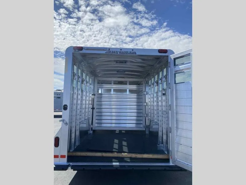 2026 Elite Show Cattle Livestock Trailer - Photo 3