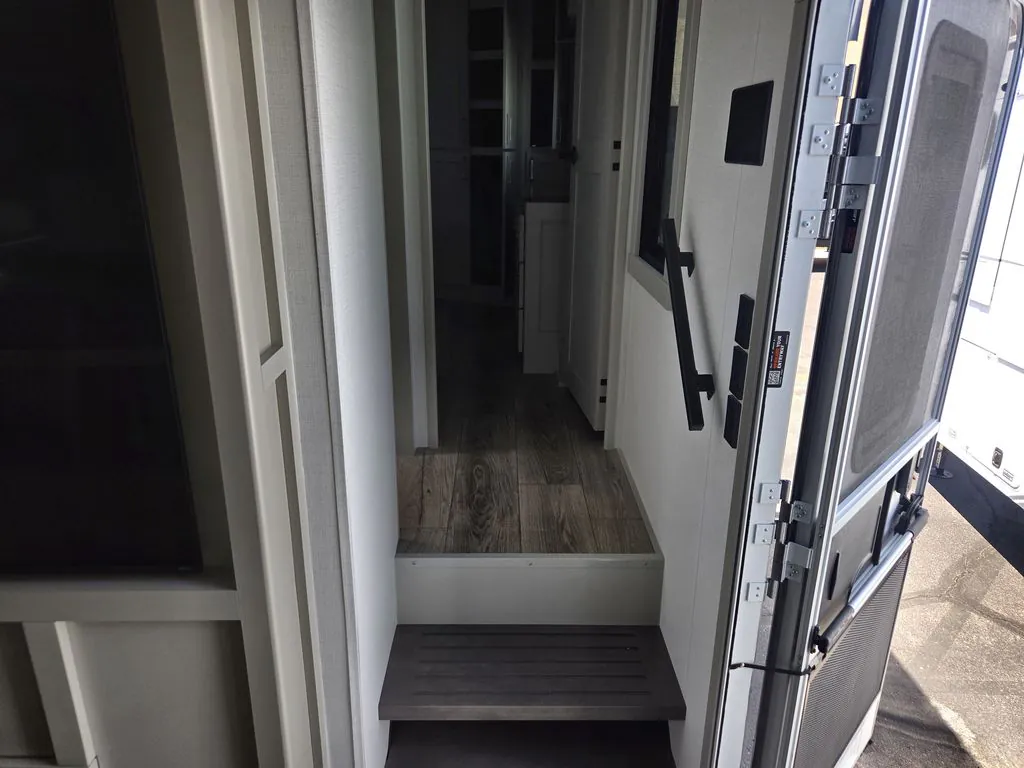 2026 Brinkley Model G 3970, Photos photo 38