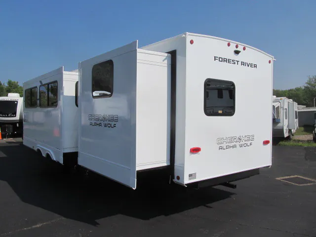 2026 Forest River Cherokee Alpha Wolf 33BH, Photos photo 15