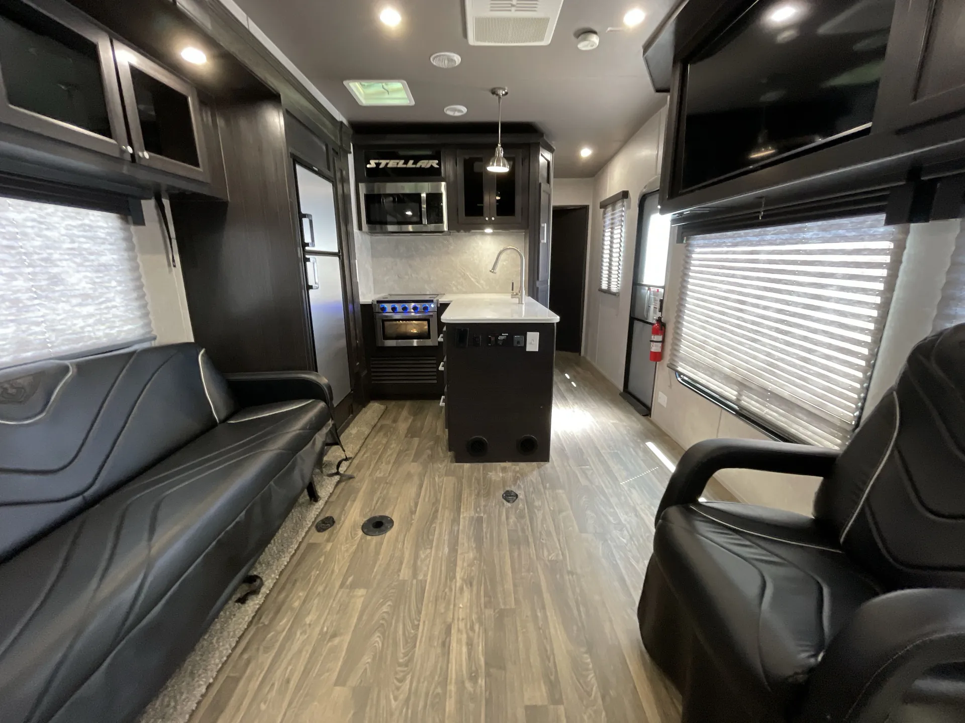 2022 Eclipse Stellar 28KSG dealer photo 3 from Camping World