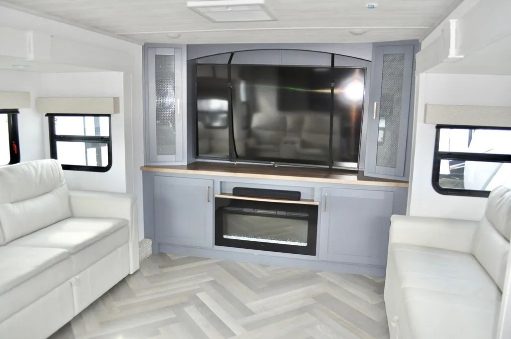2025 Prime Time Crusader 375FLS, Photos photo 19
