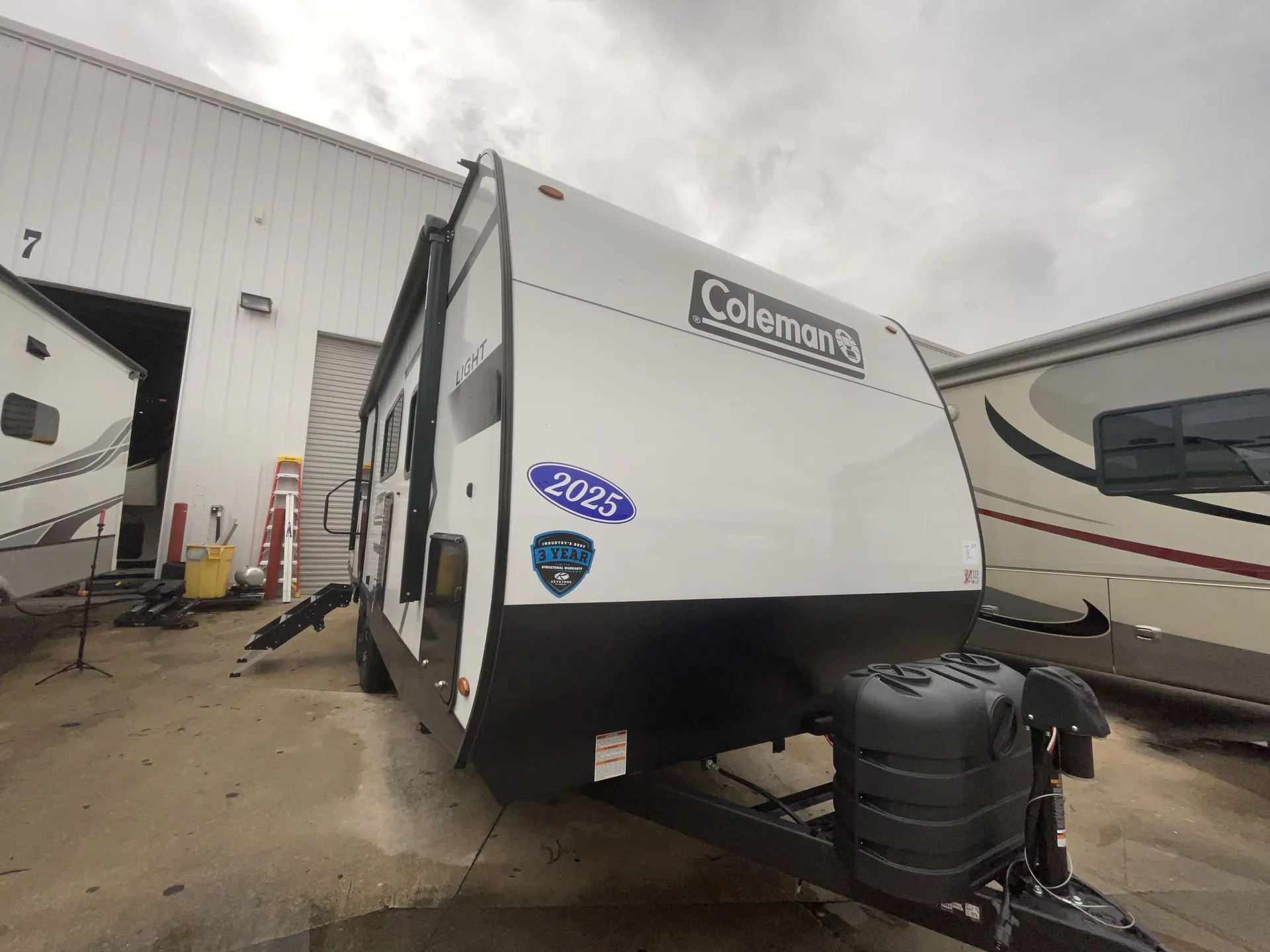 2025 Keystone Coleman Light 22BX - Photo 2
