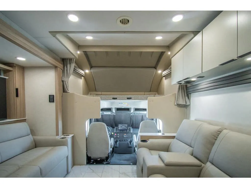 2027 Thor Motor Coach Pasadena SV 38FX - Photo 4