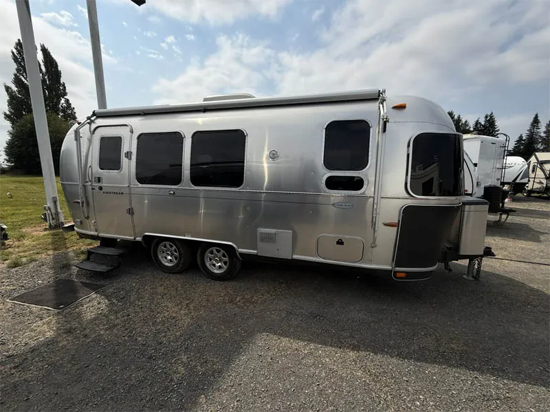 2011 Airstream Flying Cloud 23FB - Photo 2