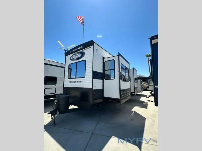 2026 Forest River Cherokee Timberwolf 39DK - Photo 2