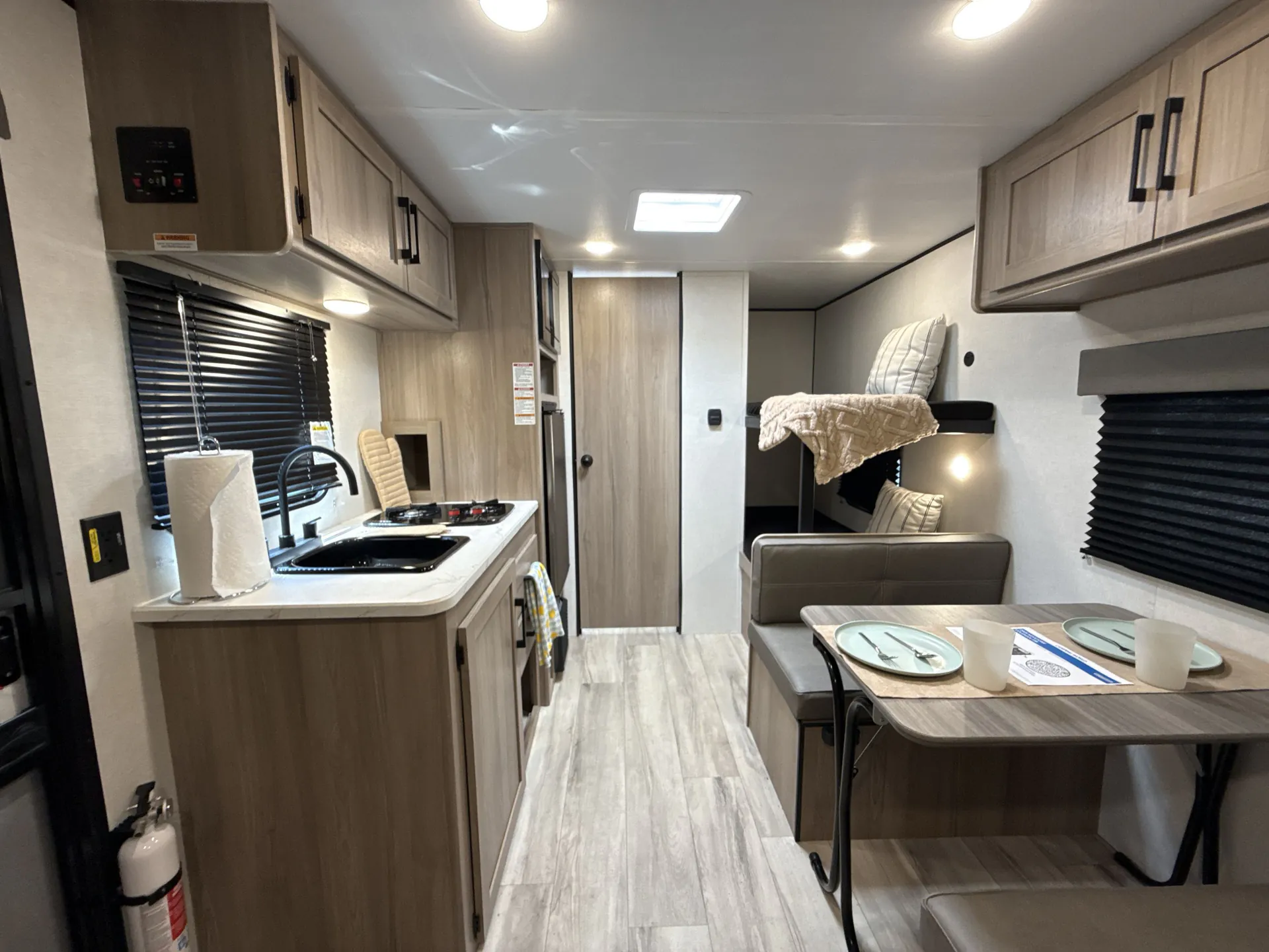 2025 Keystone Coleman 17B — living area main