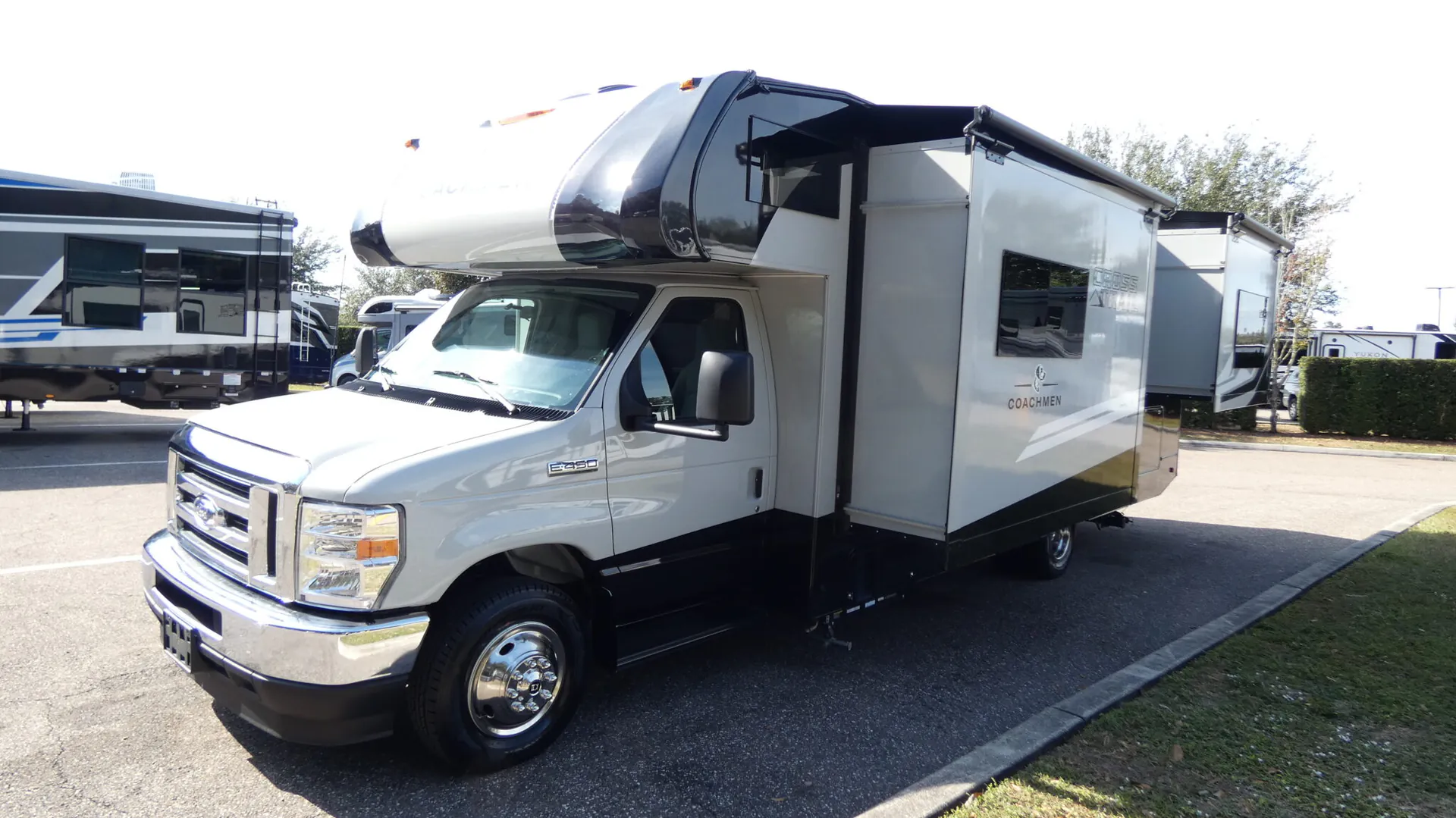 2026 Coachmen Cross Trail XL 26XG dealer photo 5 from General RV