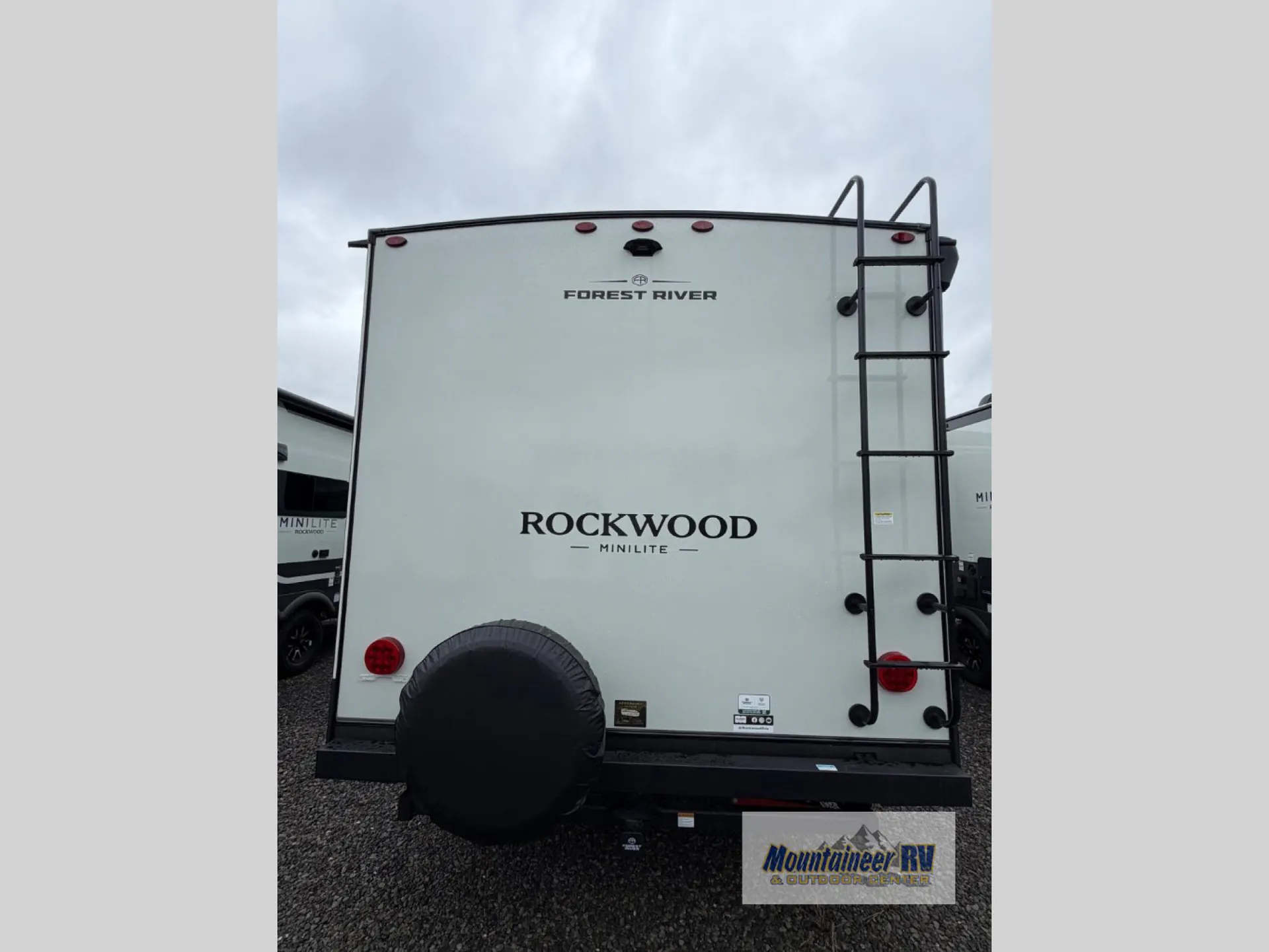 2027 Forest River Rockwood Mini Lite 2506FK — Photo 5