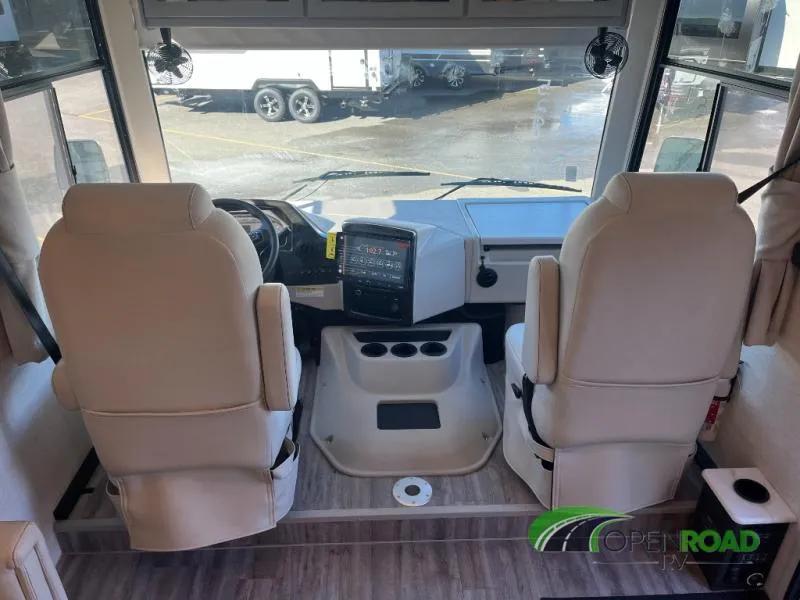 2026 Thor Motor Coach Indigo CC35 - Photo 3