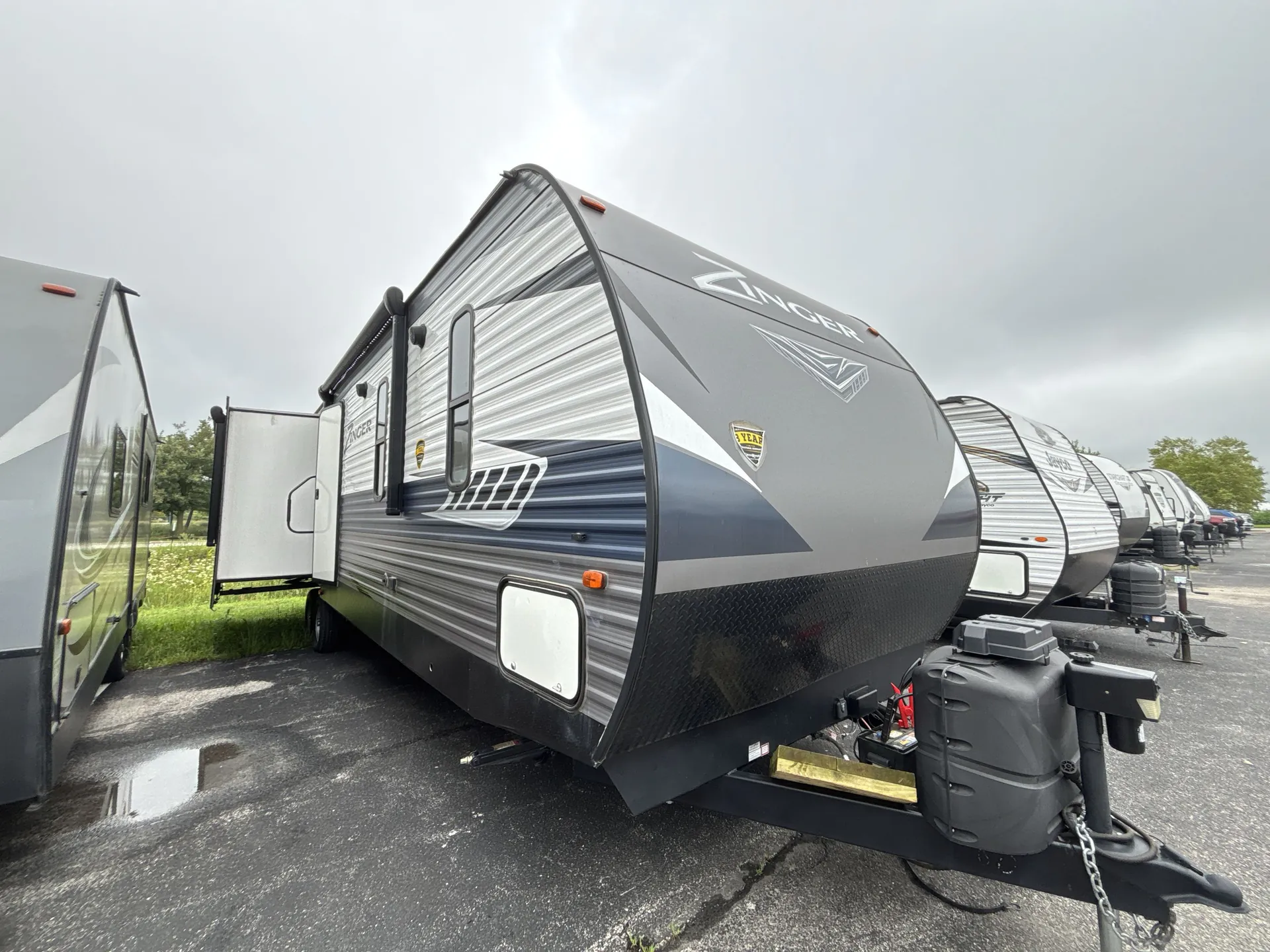 2020 CrossRoads Zinger 340RE - Photo 2