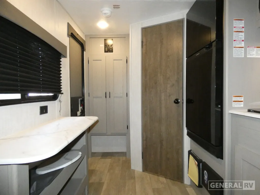 2025 Coachmen Clipper 3K Series 14R - Photo 3