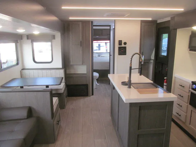 2026 Forest River Cherokee Alpha Wolf 33BH, Photos photo 31