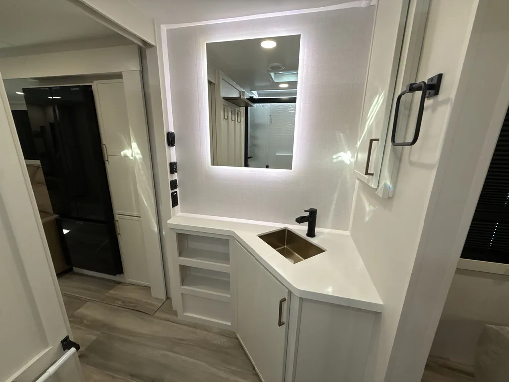 2027 Brinkley Model I 290, Photos photo 16