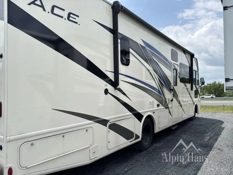 2022 Thor Motor Coach A.C.E 32.3 - Photo 4