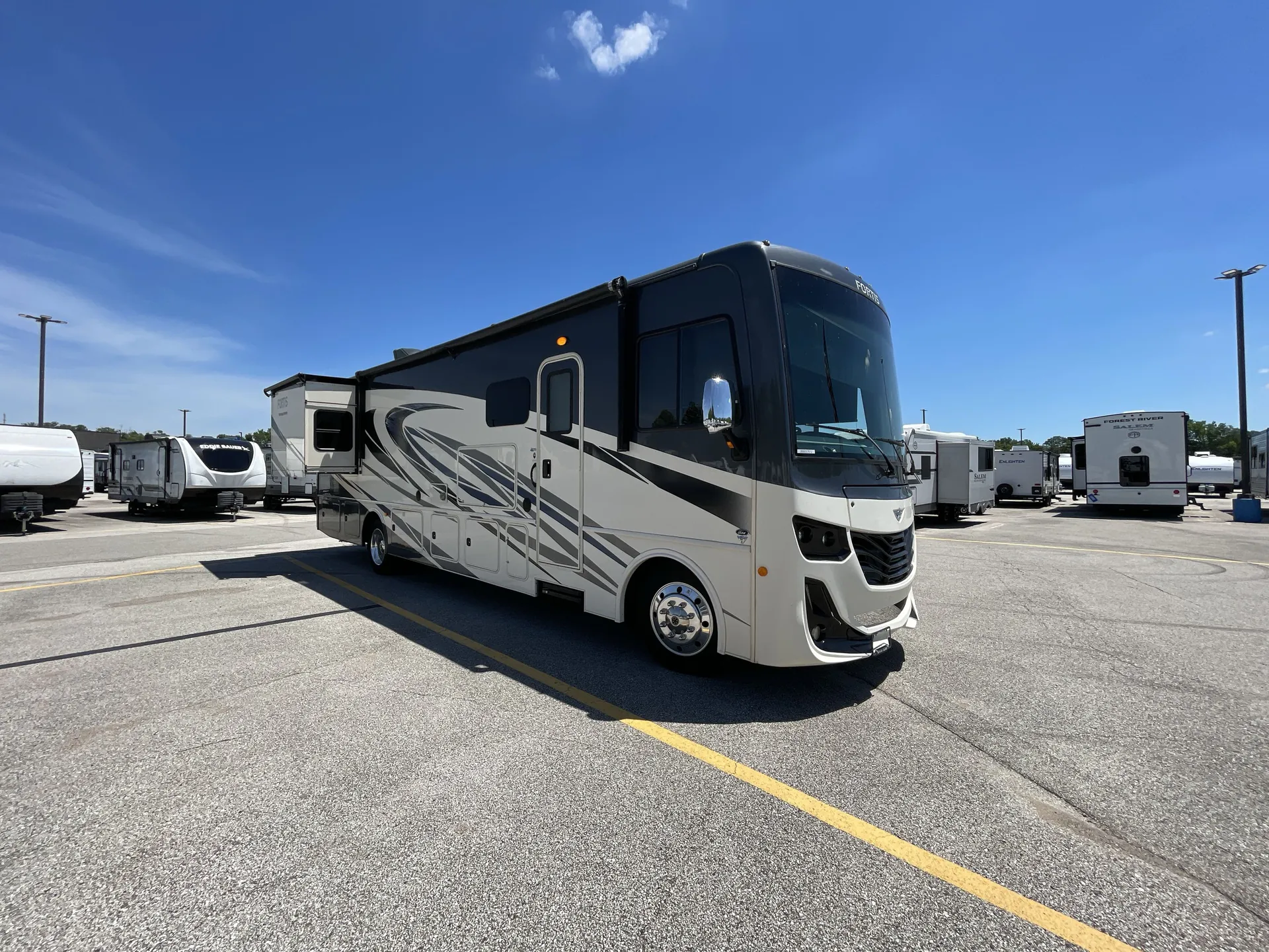 2021 Fleetwood Fortis 34MB - Photo 2