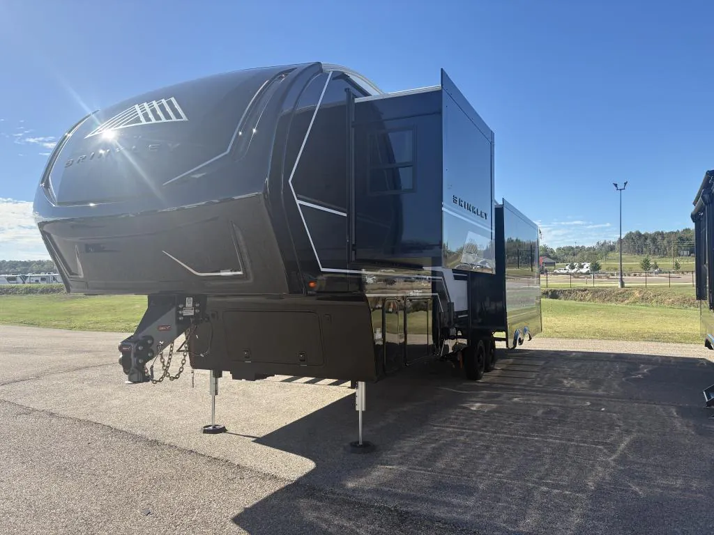 2026 Brinkley Model Z 3100, Photos photo 2