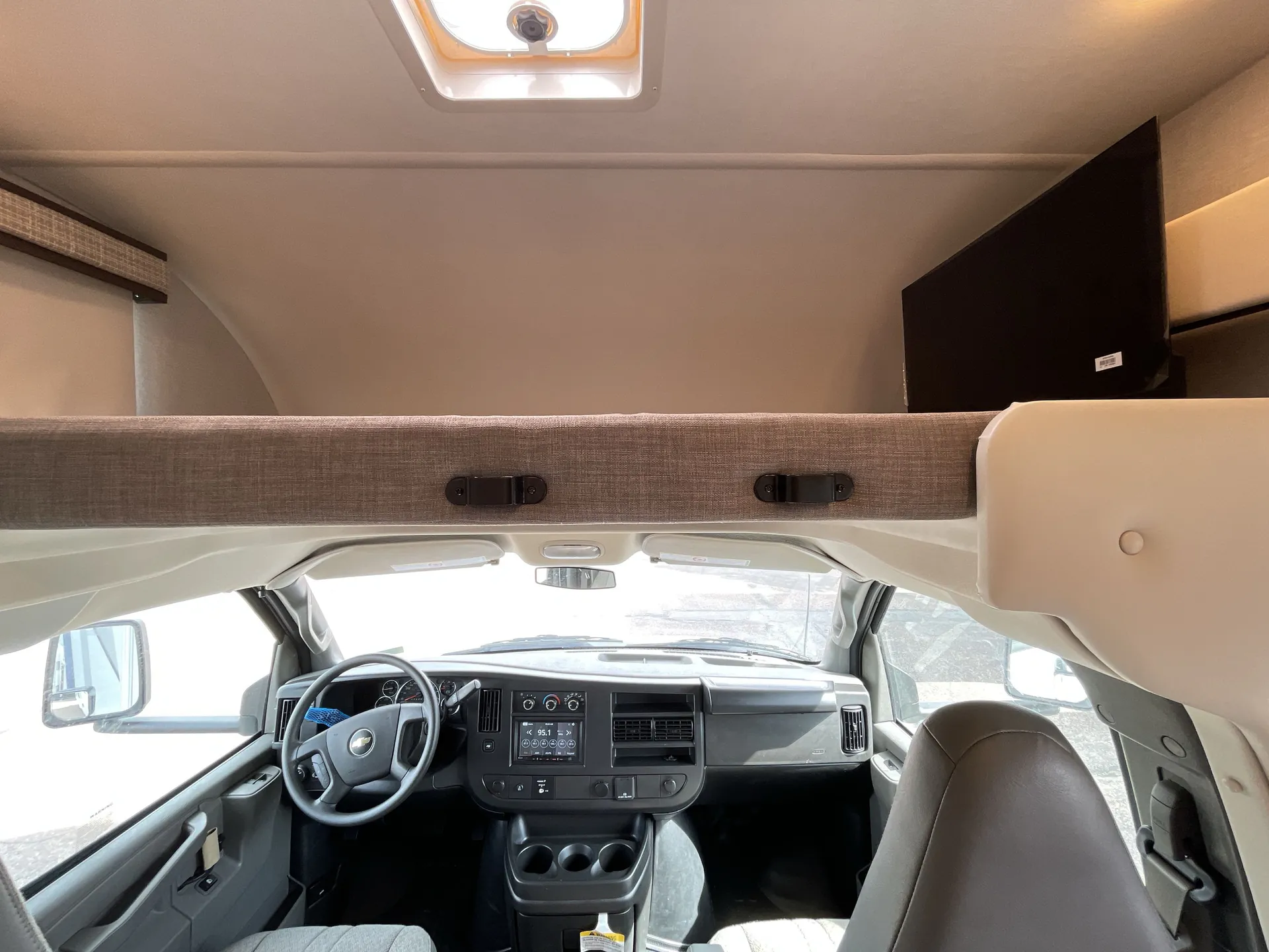 2026 Thor Motor Coach Freedom Elite 19HE — living area main