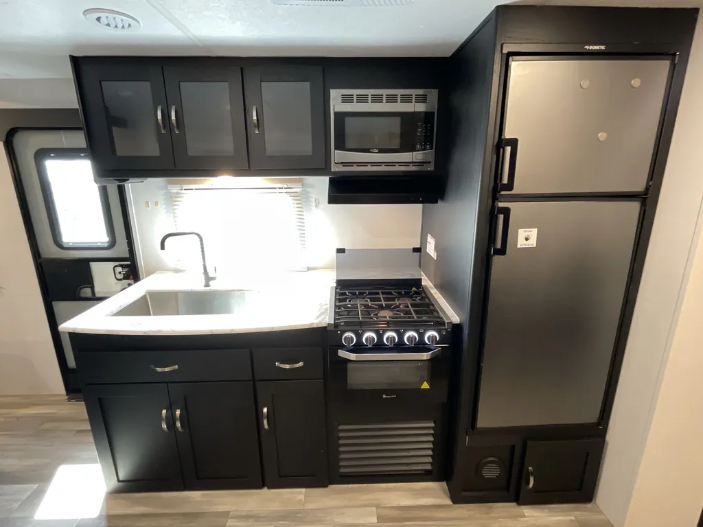 2023 Coachmen Freedom Express Select 29SE, Photos photo 11