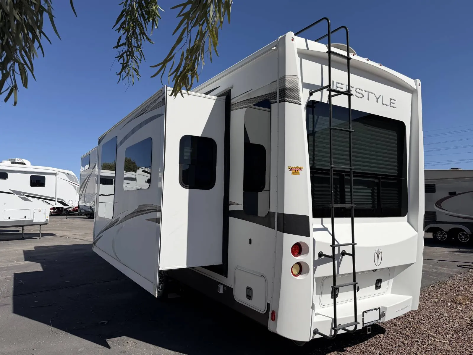 2013 Evergreen Recreation Lifestyle 34SB - Photo 3