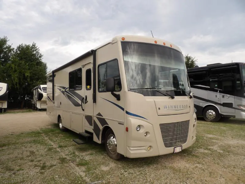 2018 Winnebago Vista 29V - Photo 2