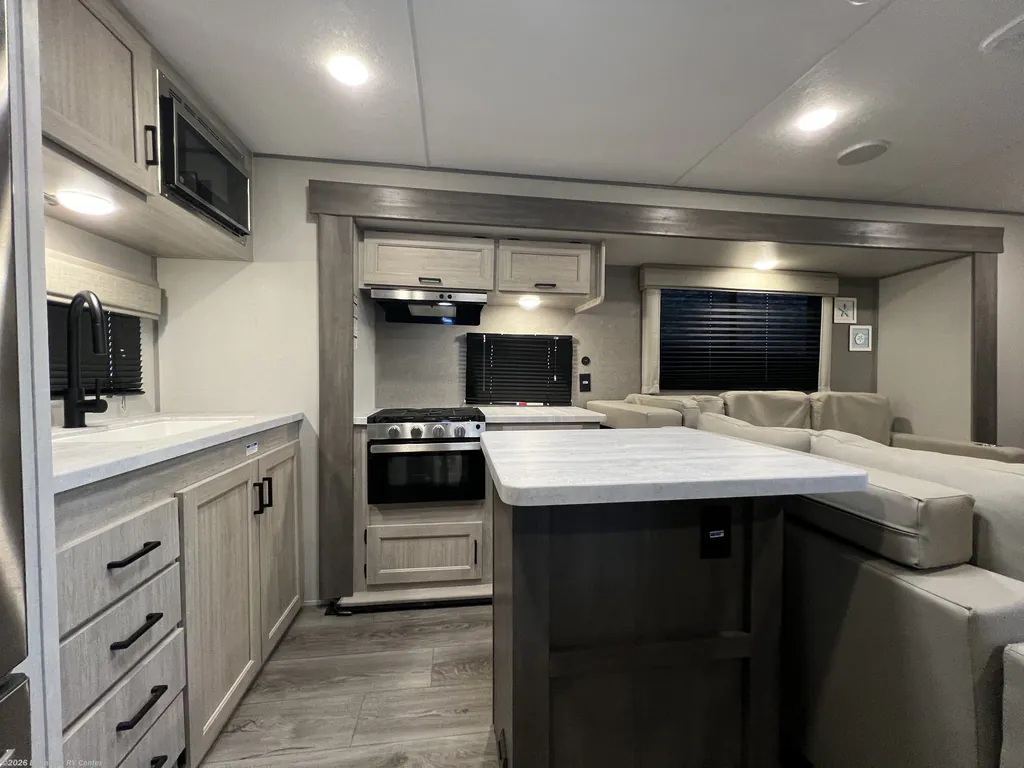 2025 Coachmen Catalina Legacy Edition 323MAZE, Photos photo 20
