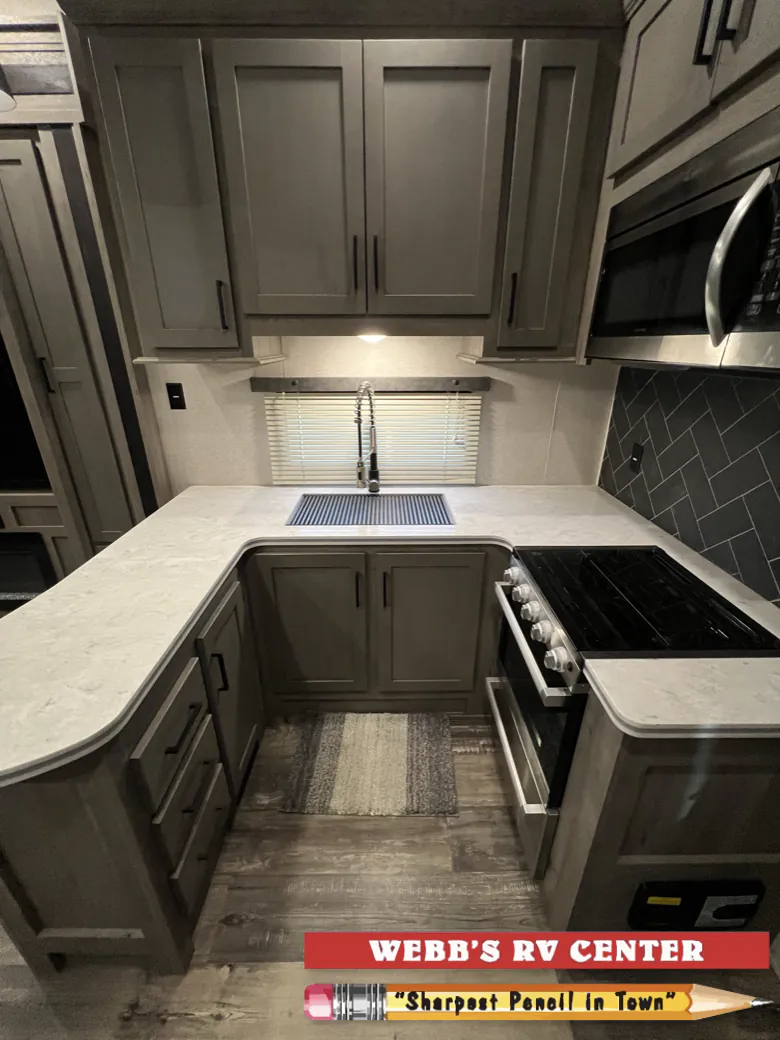 2021 Keystone Raptor 423, Photos photo 15