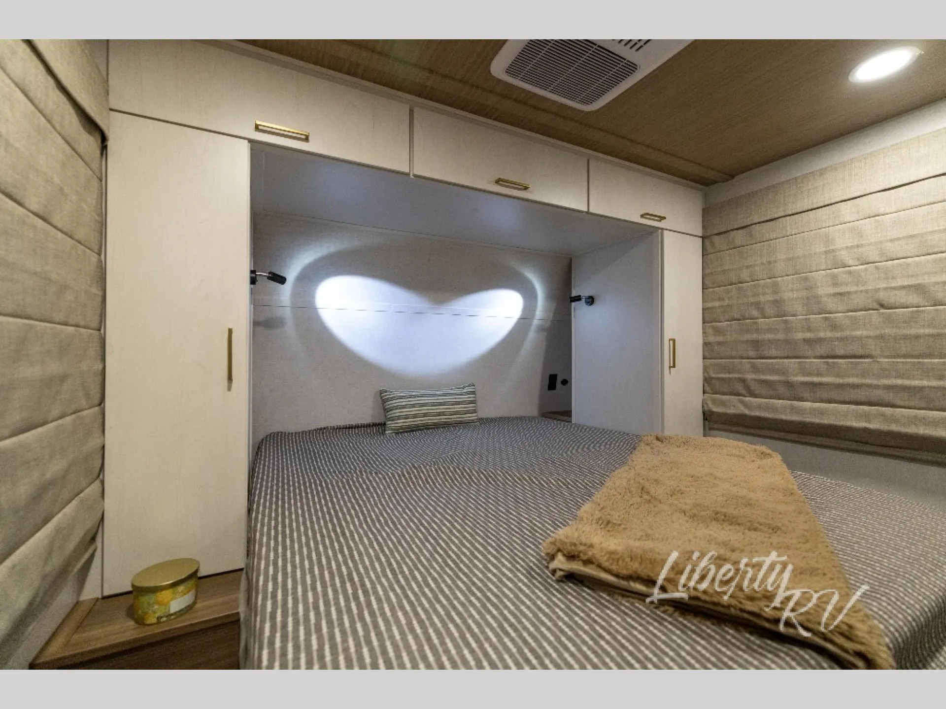 2027 Forest River Vibe 2900KB — Photo 5