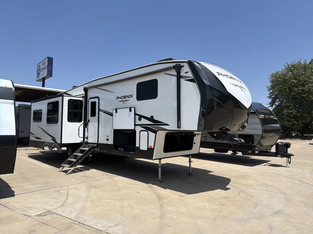 2021 Shasta Phoenix 336RL - Photo 2