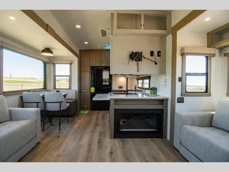 2027 Forest River Rockwood Signature 371RK - Photo 4